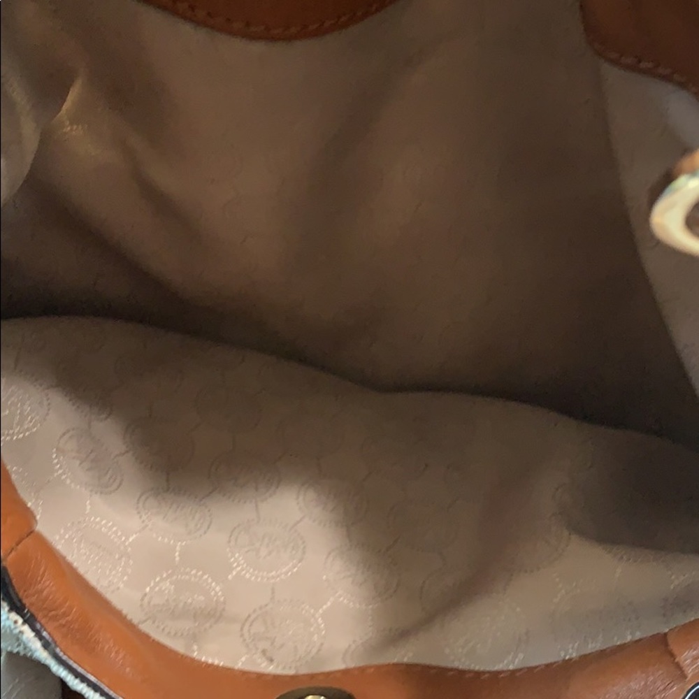 Michael Kors purse - Picture 4 of 8